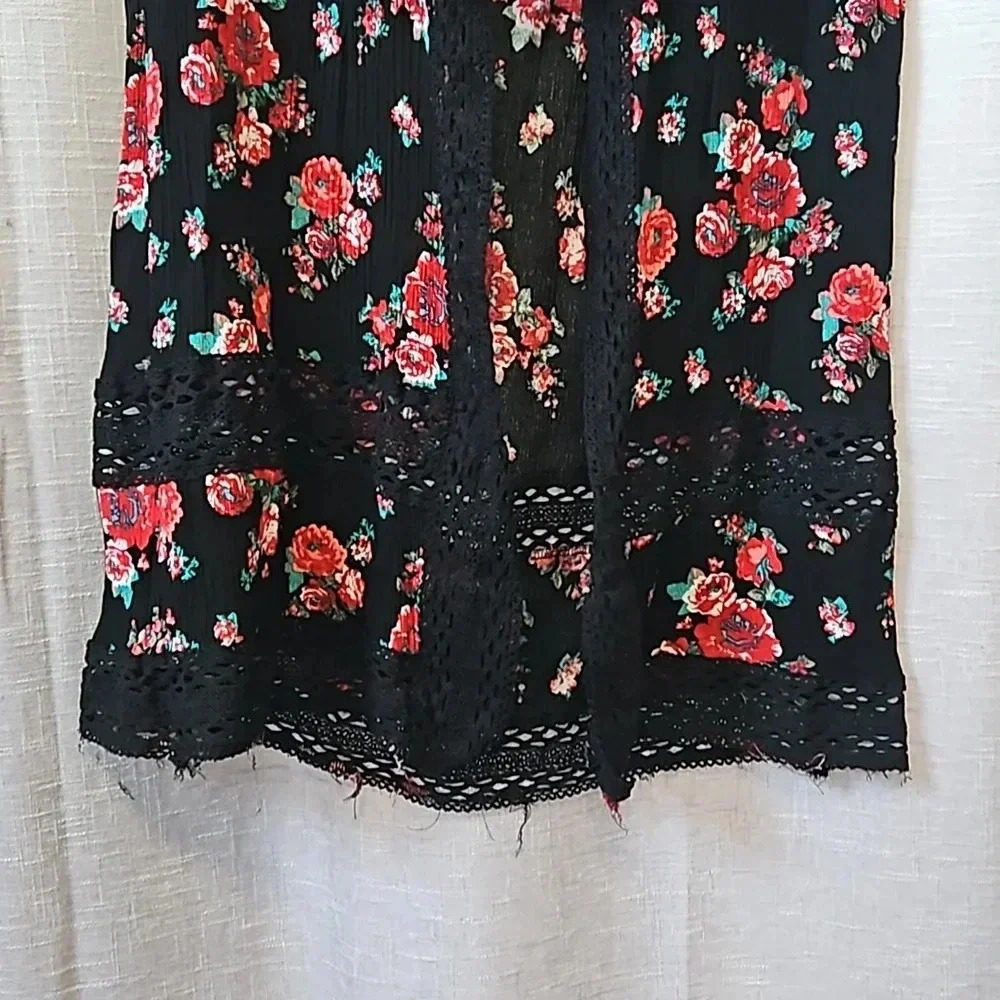 Fancy Shorts with Skirt - Picture 3 of 12
